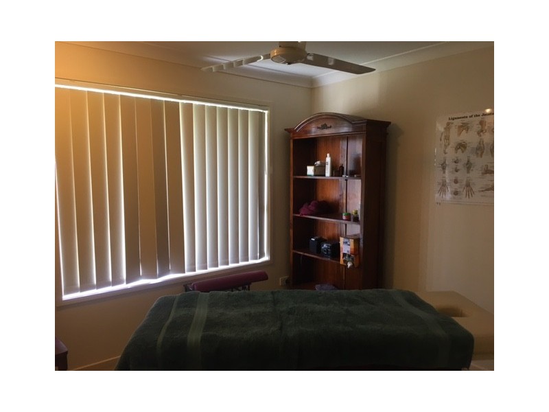 8 Adam Street, Beachmere QLD 4510