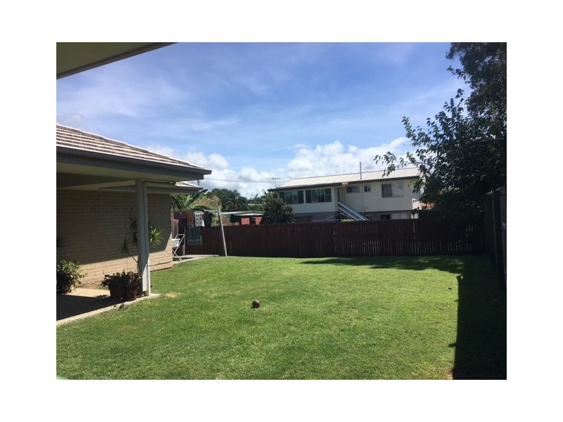 8 Adam Street, Beachmere QLD 4510