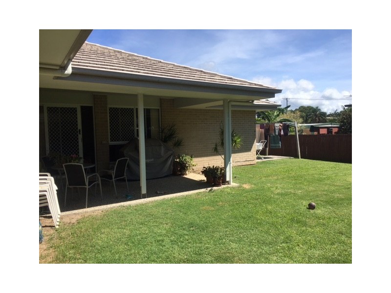 8 Adam Street, Beachmere QLD 4510