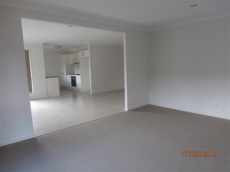 7 Greencastle Parade, Maudsland QLD 4210