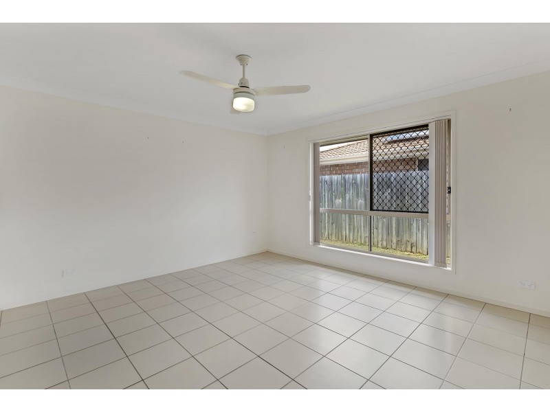 1 Schafer Court, Edens Landing QLD 4207