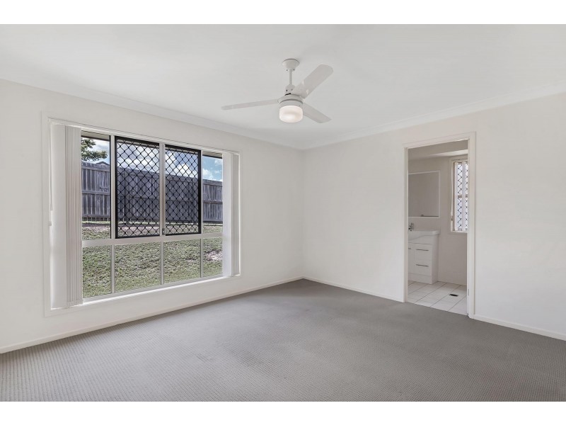 1 Schafer Court, Edens Landing QLD 4207