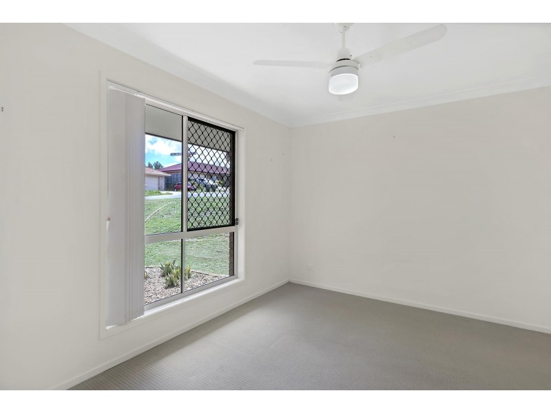 1 Schafer Court, Edens Landing QLD 4207