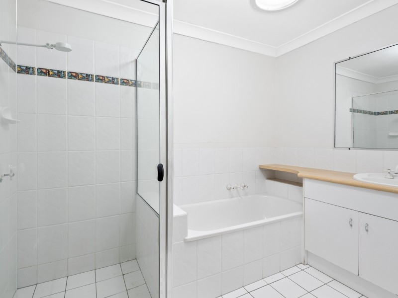 20 Magnolia Grove, Robertson QLD 4109