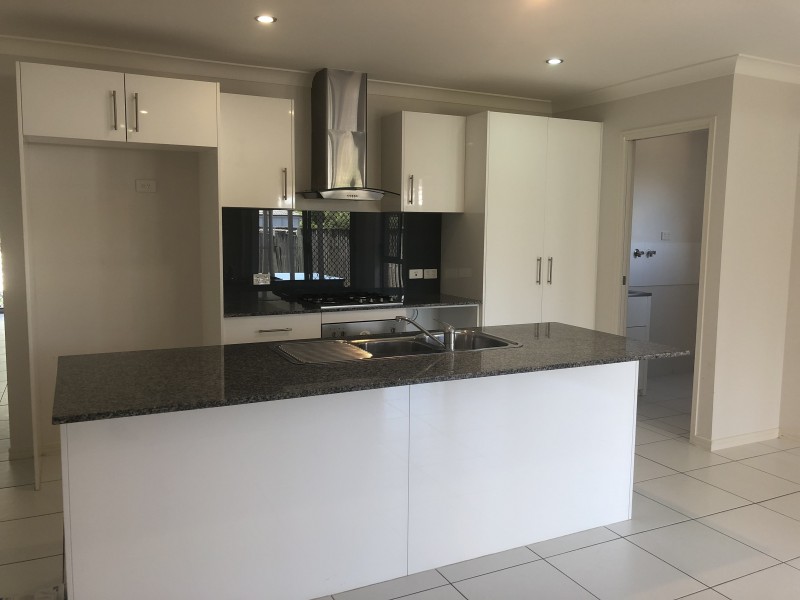 14 Kingfisher Street, Dakabin QLD 4503