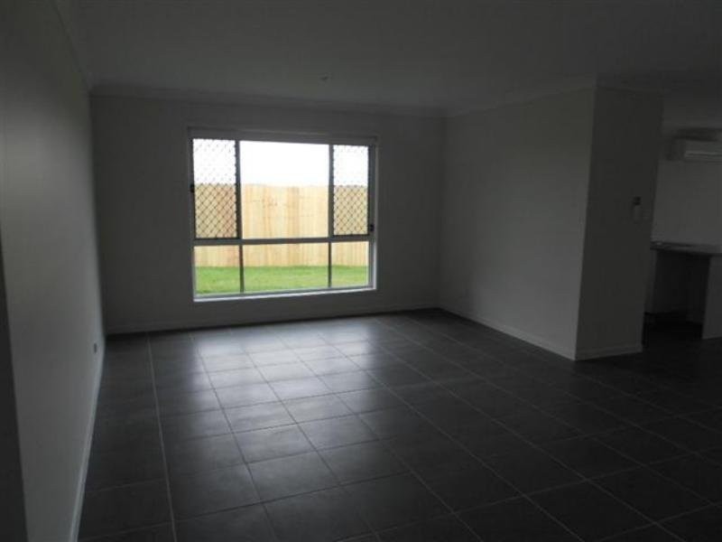 8 McGuigan Court, Goodna QLD 4300