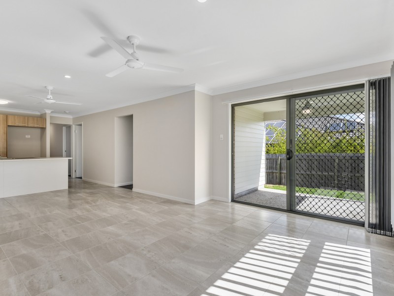 2/43C Pinelands Street, Loganlea QLD 4131