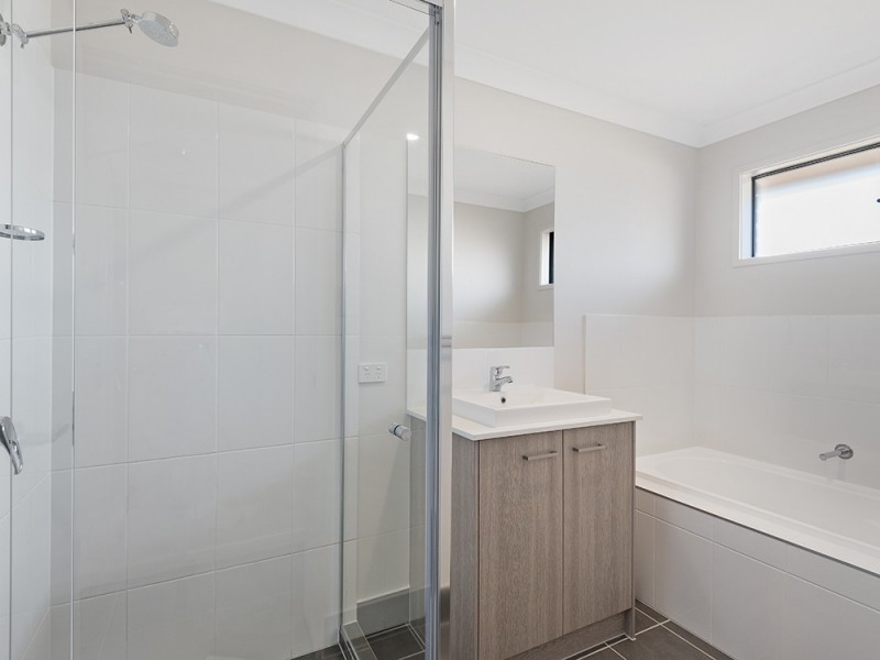 46 April Crescent, Bridgeman Downs QLD 4035