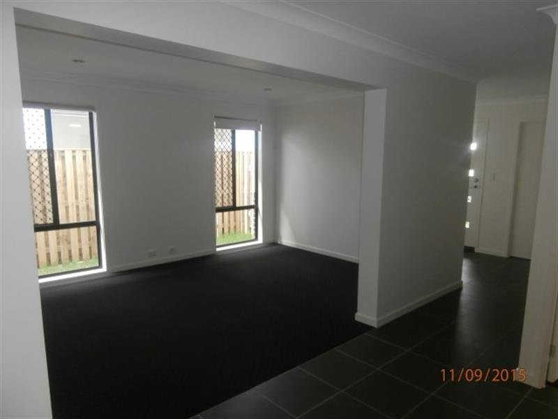 8 Bulgari Crescent, Hope Island QLD 4212