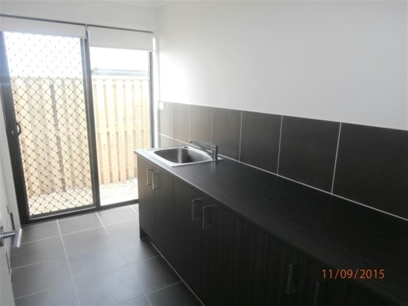 8 Bulgari Crescent, Hope Island QLD 4212