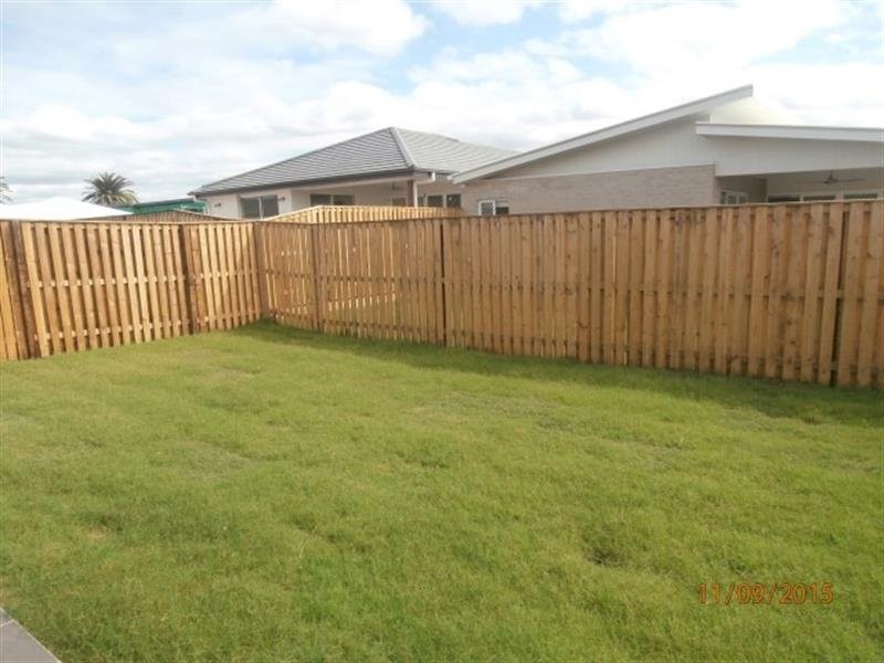 8 Bulgari Crescent, Hope Island QLD 4212