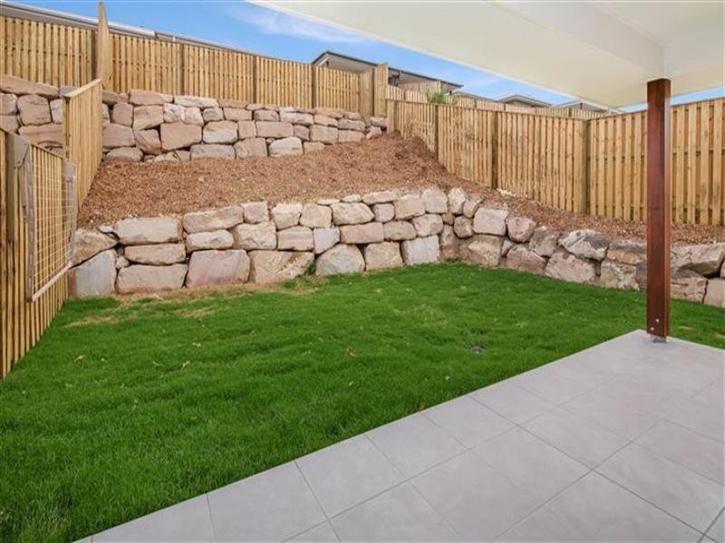 2/38 Kenneth Drive, Augustine Heights QLD 4300