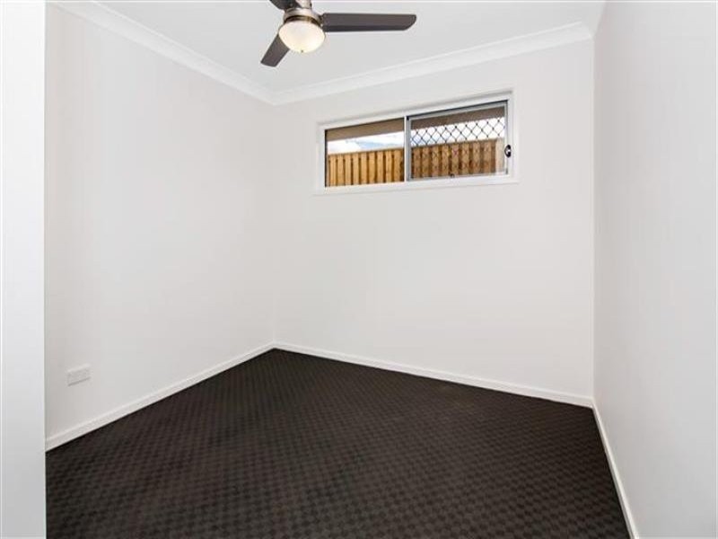 2/38 Kenneth Drive, Augustine Heights QLD 4300