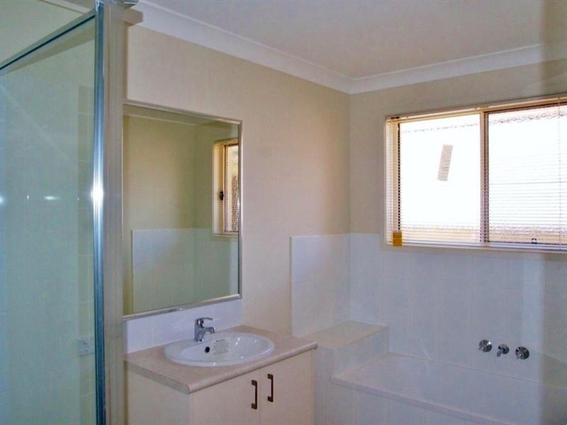 30 Hallvard Crescent, Augustine Heights QLD 4300