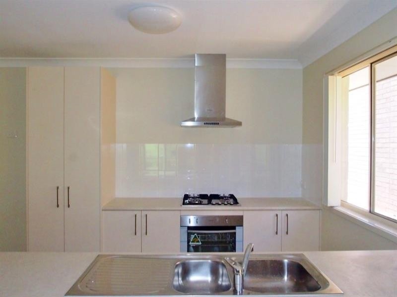 30 Hallvard Crescent, Augustine Heights QLD 4300