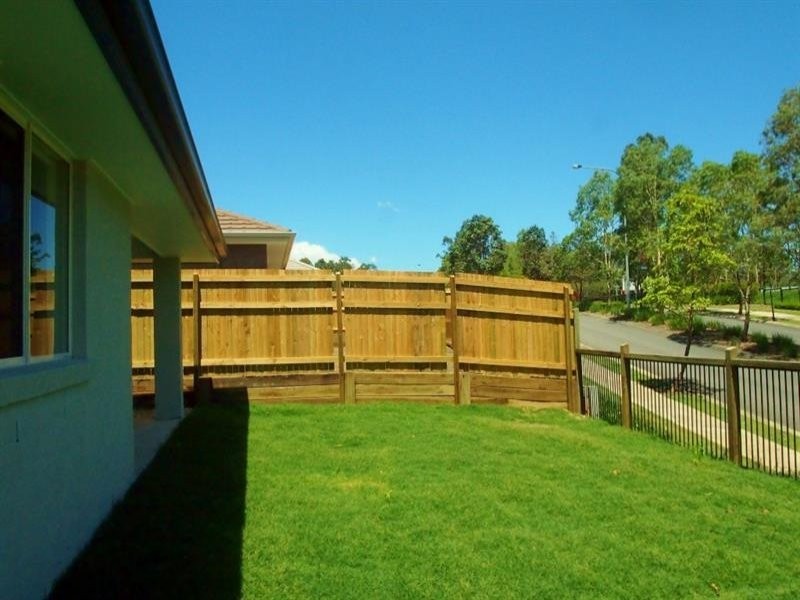 30 Hallvard Crescent, Augustine Heights QLD 4300