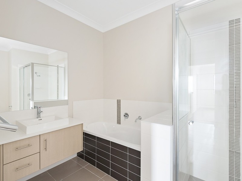 2 Hillsborough Place, Pimpama QLD 4209