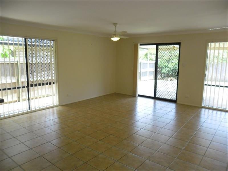 15 Araluen Place, Carindale QLD 4152