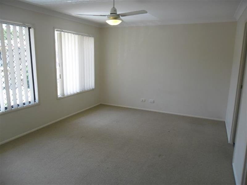 15 Araluen Place, Carindale QLD 4152