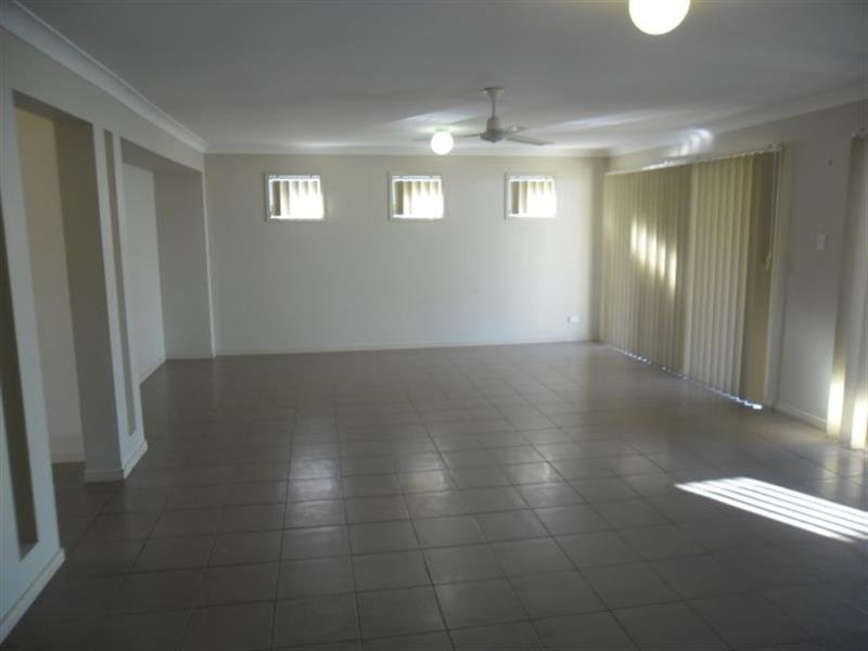 1 Plum Court, Redland Bay QLD 4165
