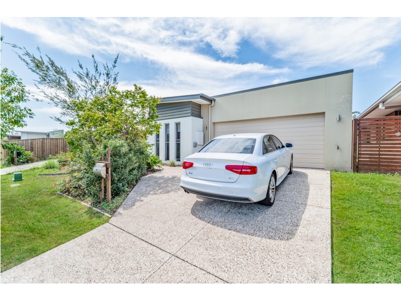 121 Brookside  Circuit, Ormeau QLD 4208