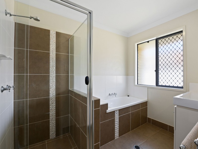 16 Dillon Avenue, Augustine Heights QLD 4300