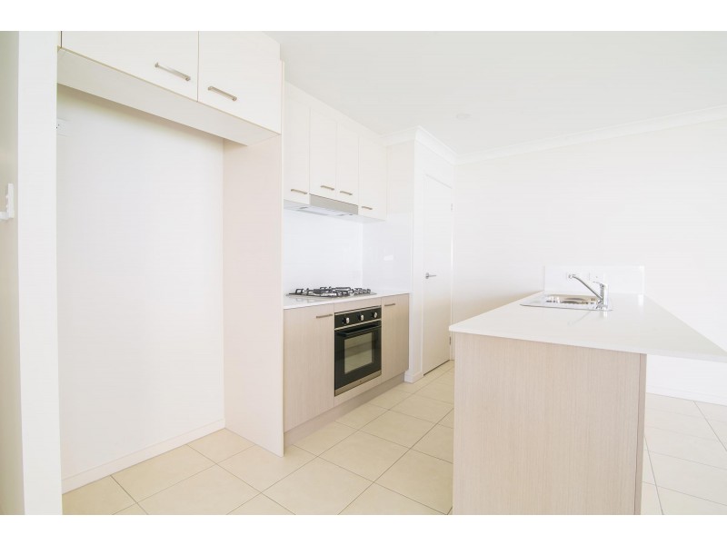 7 April Crescent, Bridgeman Downs QLD 4035