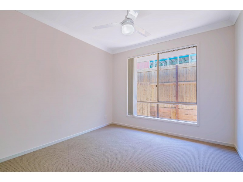 7 April Crescent, Bridgeman Downs QLD 4035