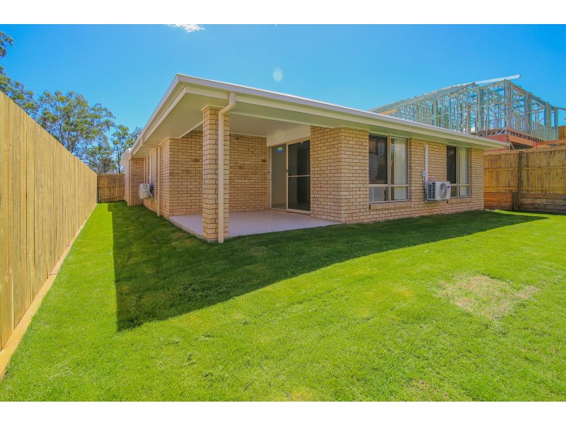 7 April Crescent, Bridgeman Downs QLD 4035