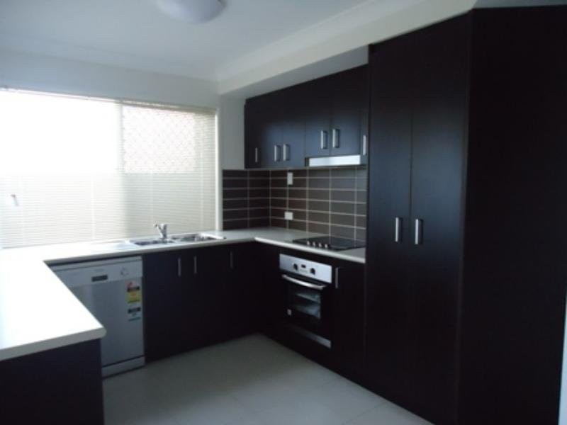 16 Moor Circuit, Warner QLD 4500