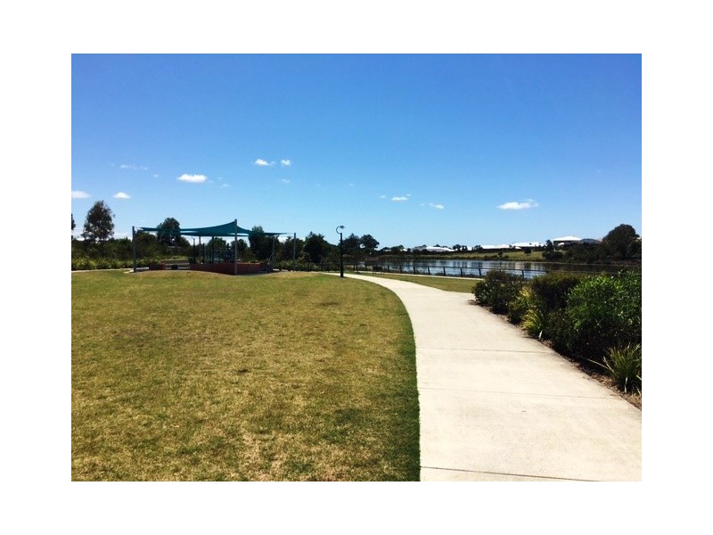 16 Moor Circuit, Warner QLD 4500