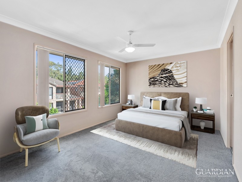 5 Araluen  Place, Carindale QLD 4152