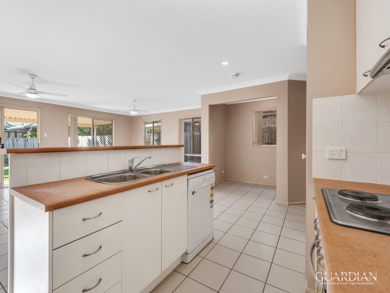 5 Araluen  Place, Carindale QLD 4152