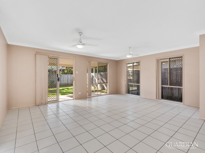 5 Araluen  Place, Carindale QLD 4152