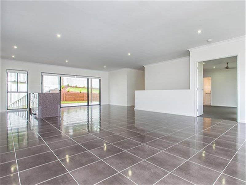 26 Dray Court, Riverhills QLD 4074