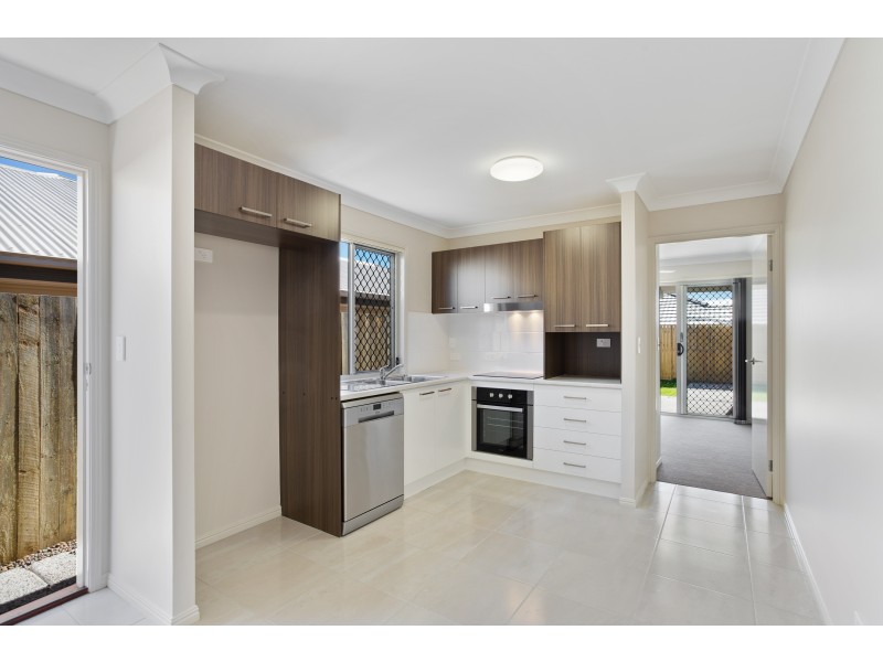 2/13 Neale  Road, Morayfield QLD 4506