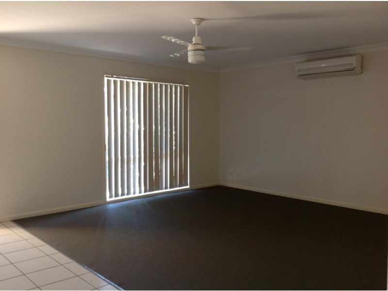 10 Inman Court, Pacific Pines QLD 4211