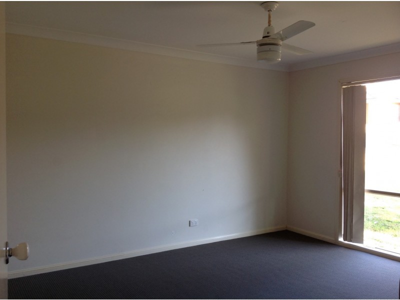 10 Inman Court, Pacific Pines QLD 4211