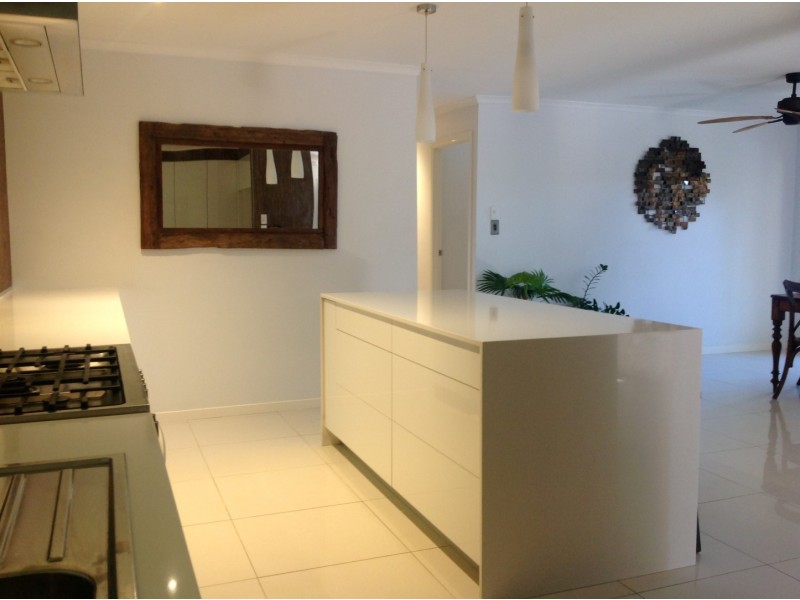 1 Sage Court, Runaway Bay QLD 4216