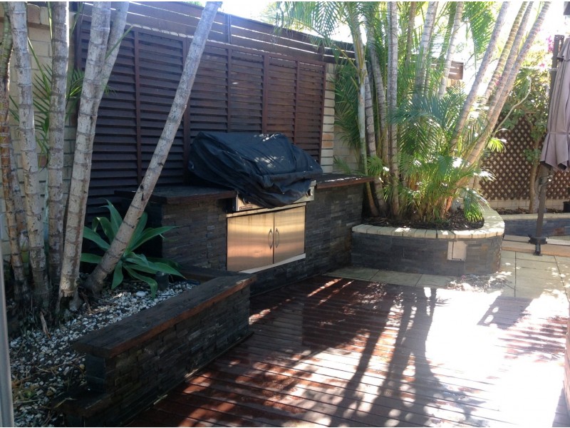 1 Sage Court, Runaway Bay QLD 4216