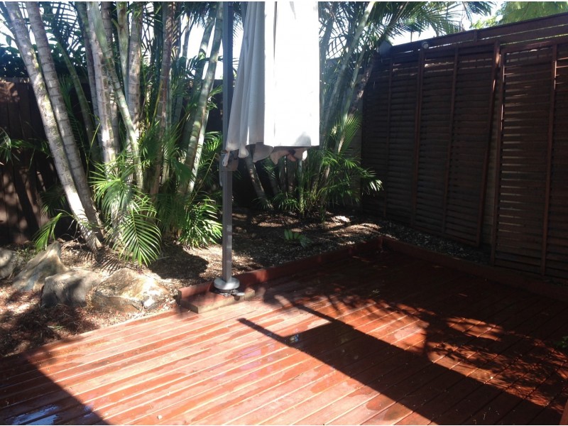 1 Sage Court, Runaway Bay QLD 4216