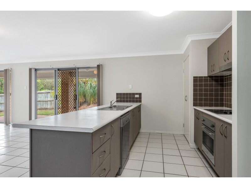 6 Apricot  Place, Redland Bay QLD 4165