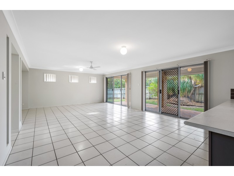 6 Apricot  Place, Redland Bay QLD 4165