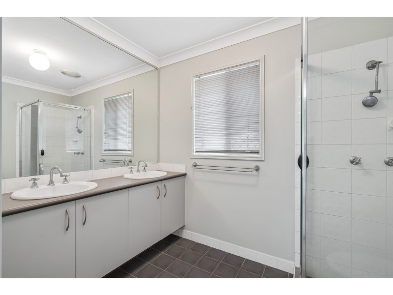 6 Apricot  Place, Redland Bay QLD 4165