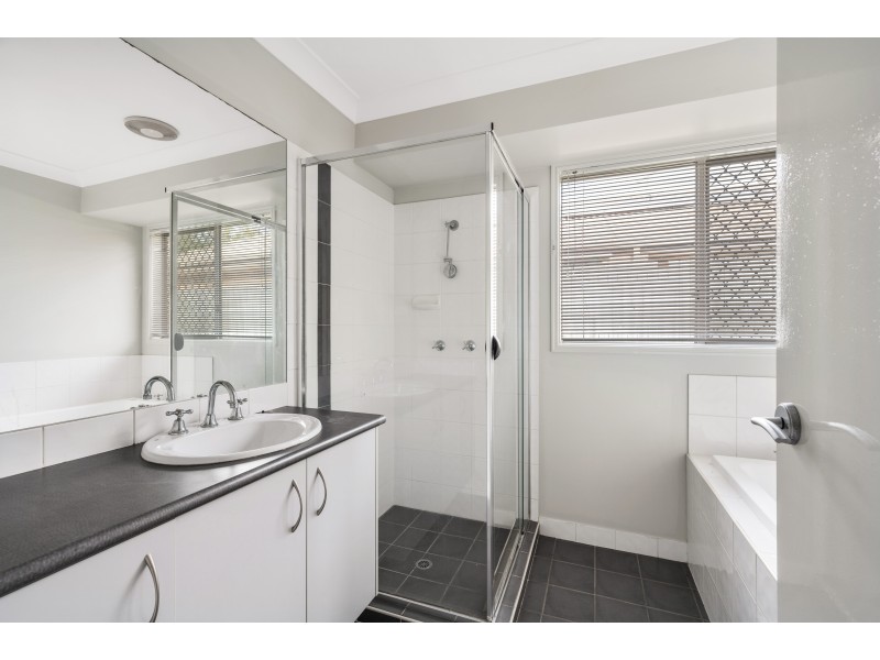 6 Apricot  Place, Redland Bay QLD 4165