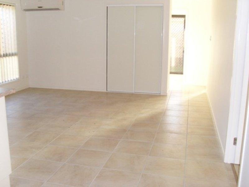 2 Mallard Close, Eagleby QLD 4207