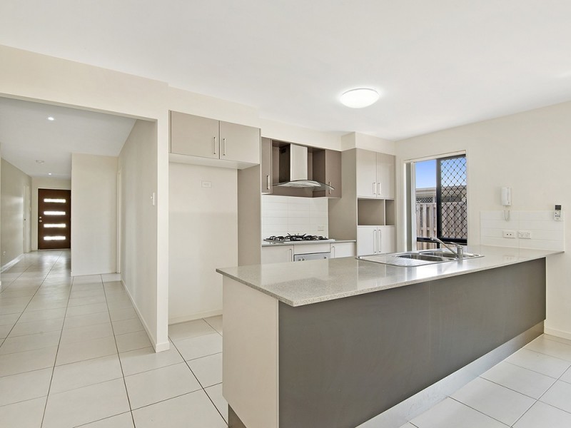 16 Antonio Place, Coomera QLD 4209