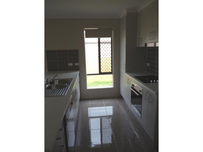 5 Stanbury Drive, Goodna QLD 4300