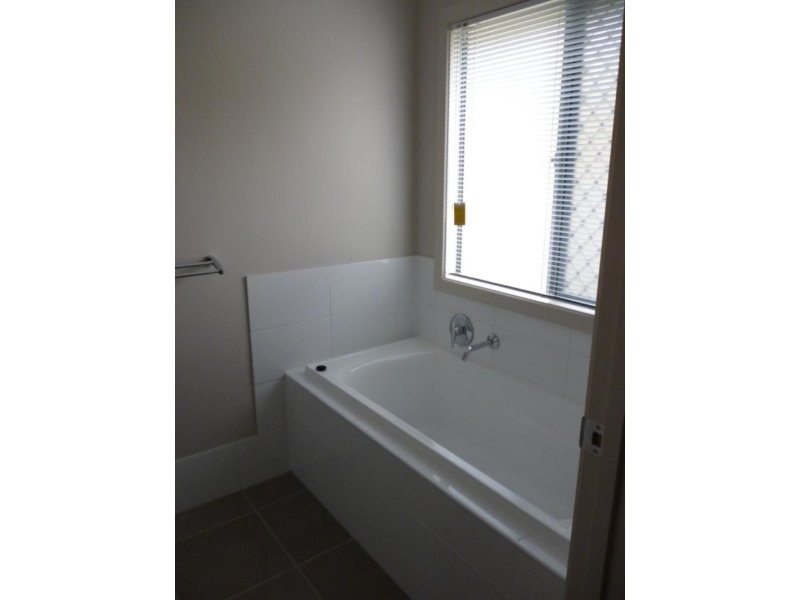 5 Stanbury Drive, Goodna QLD 4300