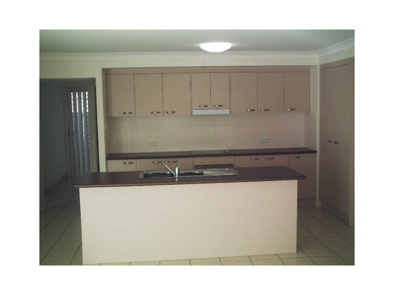 33 Julie Street, Crestmead QLD 4132